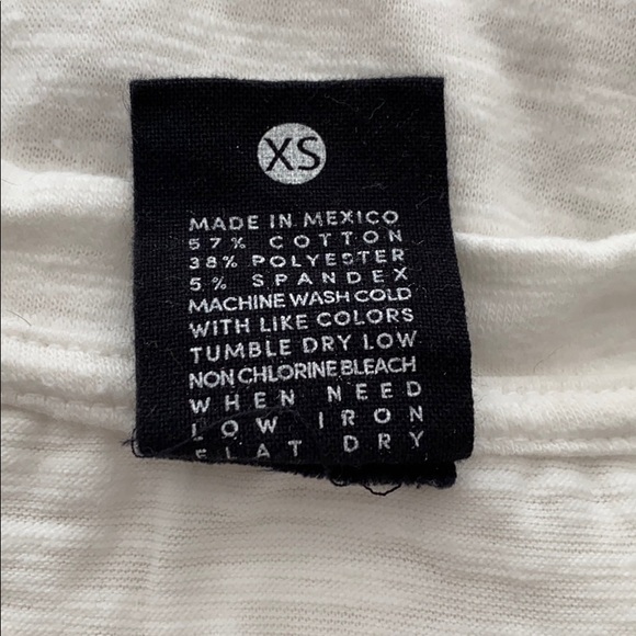 SOLD Pure Barre Circle P Tee - Picture 4 of 4